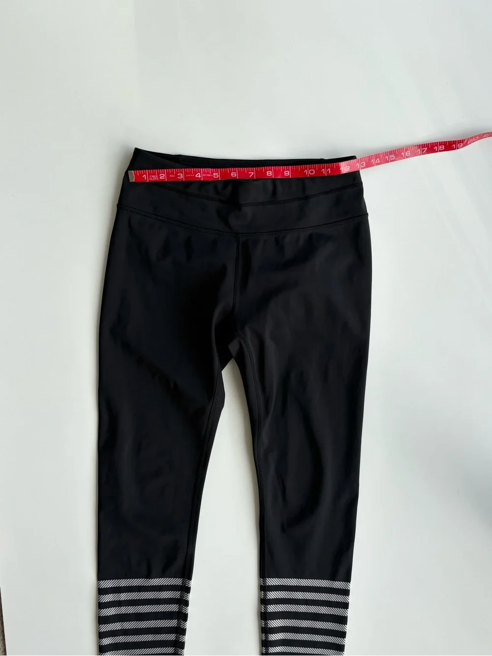 Athleta Black Full Length Silver Shine Strip Leggings. Women’s Size Small